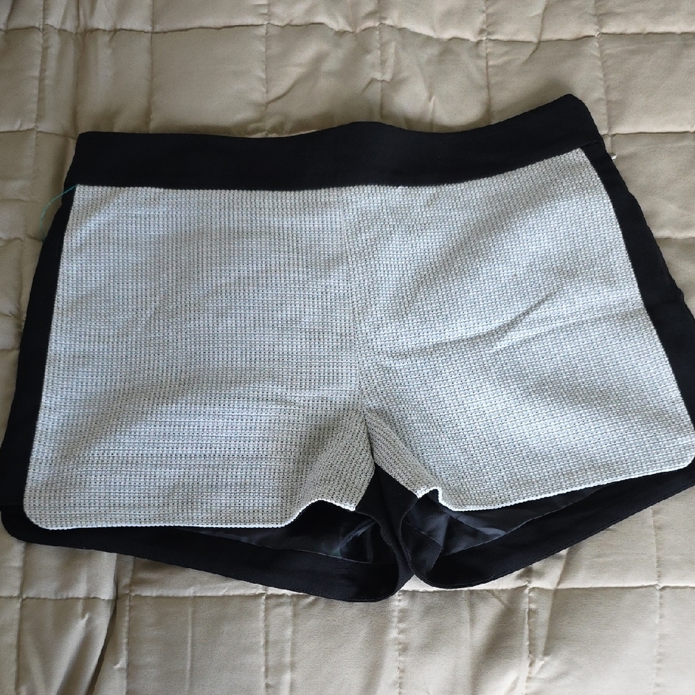 J Crew Waffle Knit Black White Shorts Women Size 10